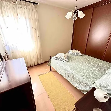 Cozy Two Bedroom Apartment, 2 Minutes From The * Figueira da Foz