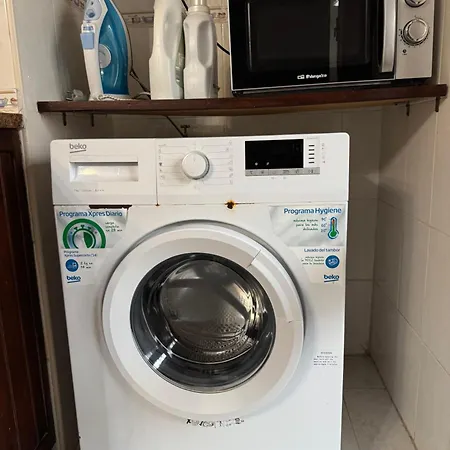 Cozy Two Bedroom Apartment, 2 Minutes From The
