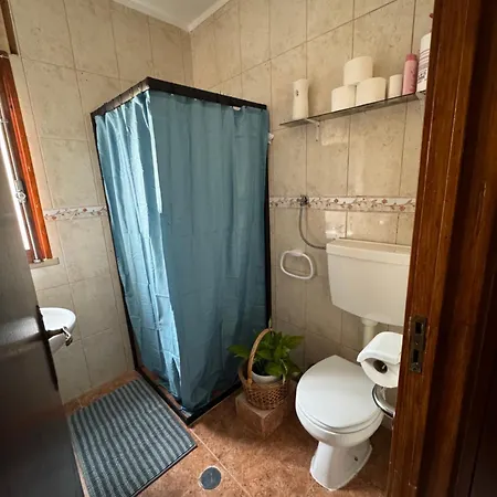 Apartamento Cozy Two Bedroom Apartment, 2 Minutes From The