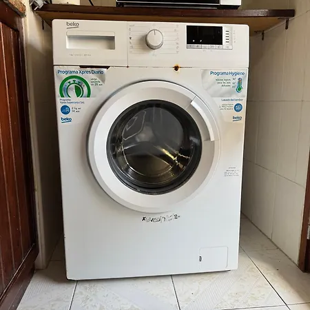 Cozy Two Bedroom Apartment, 2 Minutes From The Apartamento Figueira da Foz